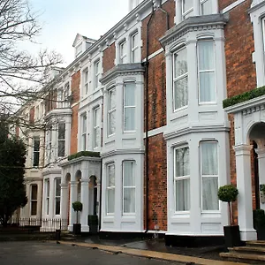 91 Jesmond Road Aparthotel